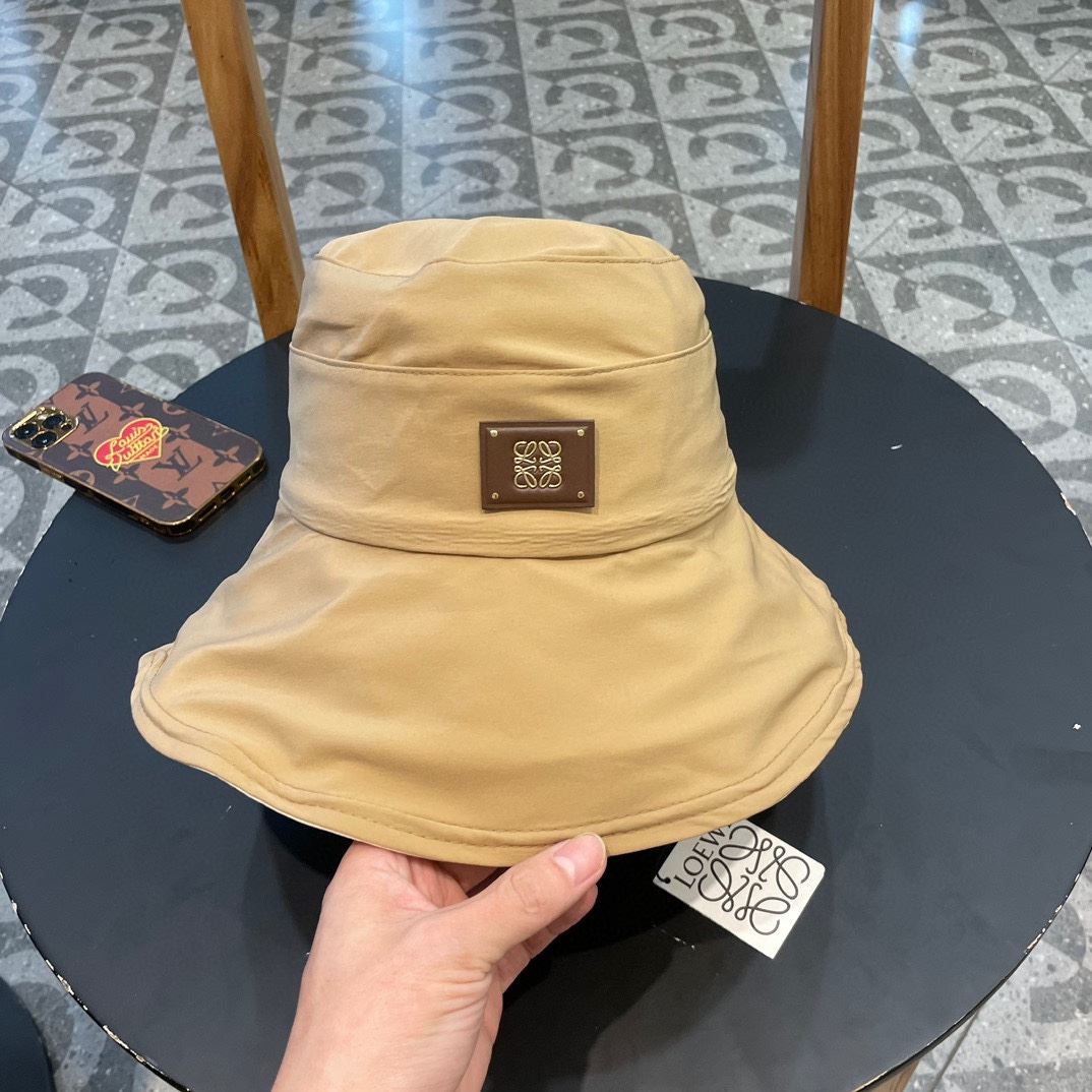 Loewe Caps